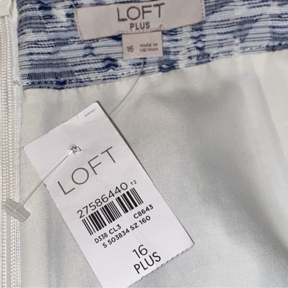 New! LOFT Plus Size Petaled Jacquard Pocket Shift Skirt - Picture 4 of 5